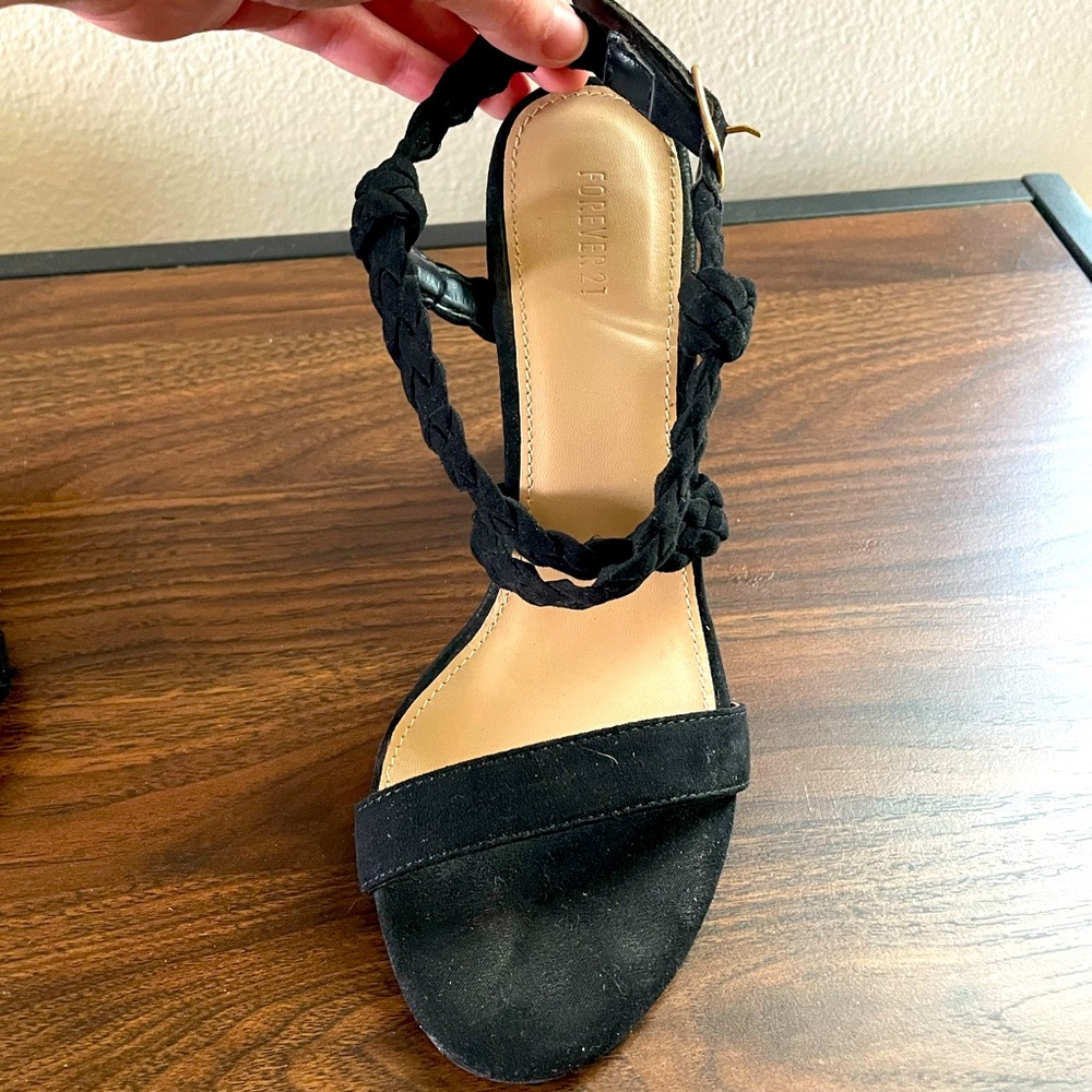 Forever 21 Criss Cross Strappy Black Heels Size 5.5